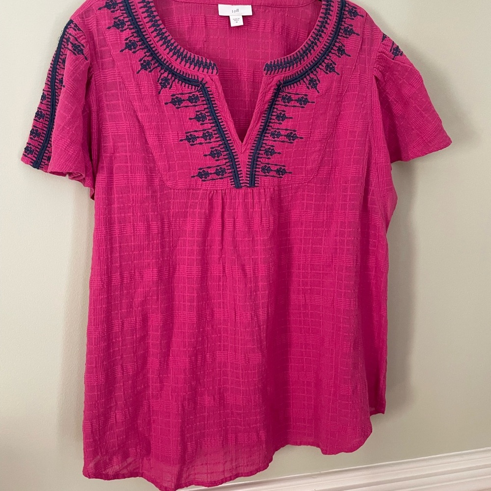 J Jill size medium magenta top with navy embroidery 100% cotton flutter sleeves - Picture 3 of 5